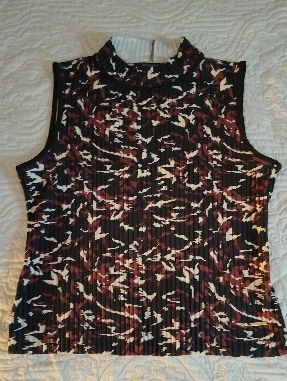 Marc New York Mock Neck Sleeveless Tank Top in Black, Burgundy & Cream